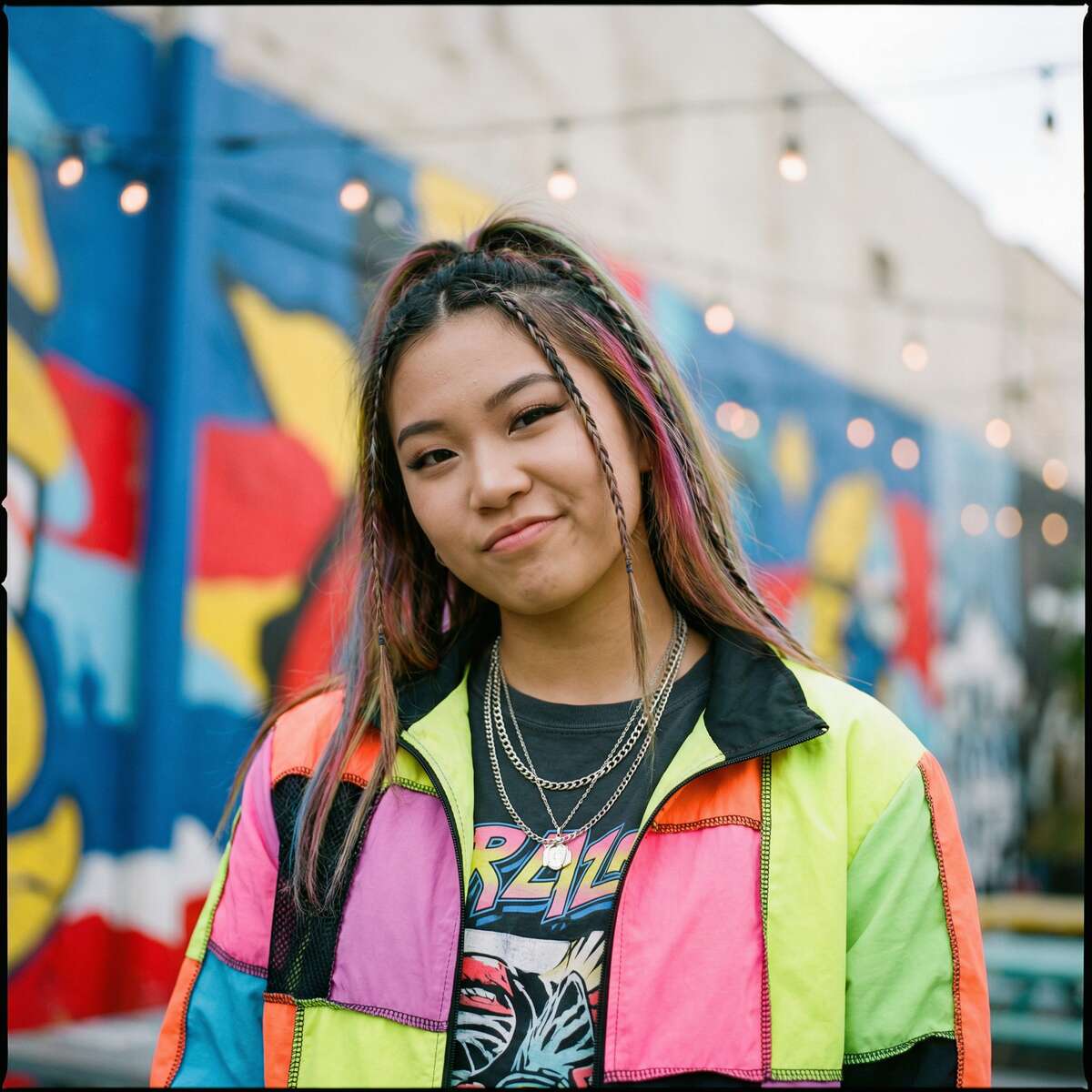 偷拍抄底创作者